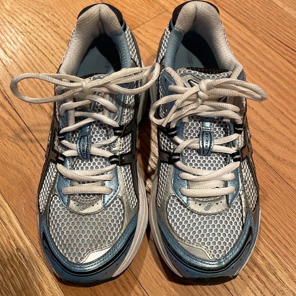 ASICS duomax running shoe